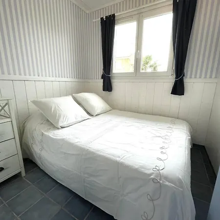 A 200m De La - Terrasse, Tv, Parking, 4 Couchages - Option Etages, 12 Couchages - Fr-1-784-22 Chalet Gruissan